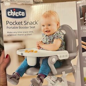 Chicco Pocket Snack Portable Booster Seat